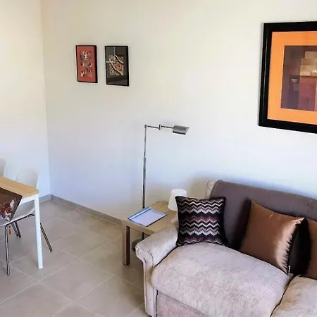 Front Line Sea View 1 Bedroom Large ベナルマデナ